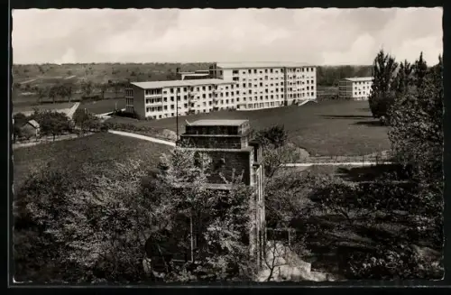 AK Landau /Pfalz, Blick zum Städt. Krankenhaus m. Bismarcksäule
