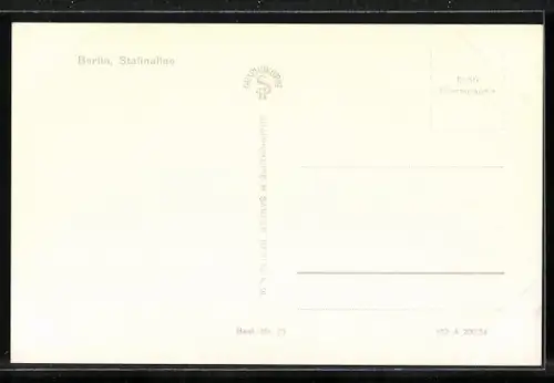 AK Berlin, Stalinallee mit Passanten