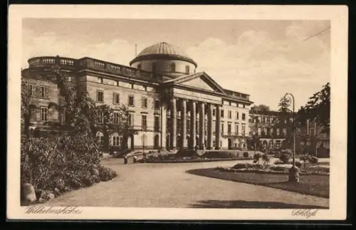 AK Wilhelmshöhe, Schloss mit Vorplatz und Grünanlagen