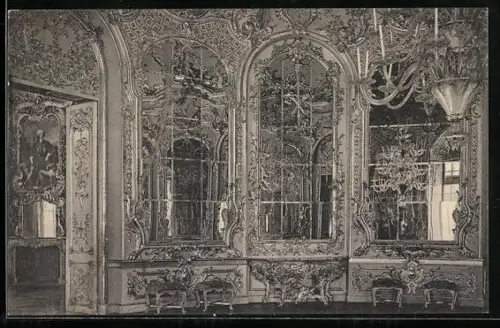 AK München, Königliches Schloss Nymphenburg, Partie a. d. Festsal der Amalienburg