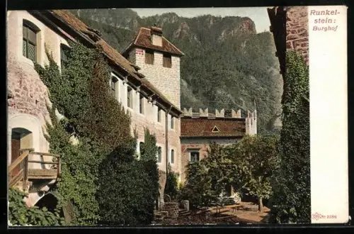 AK Bozen, Burghof der Burg Runkelstein