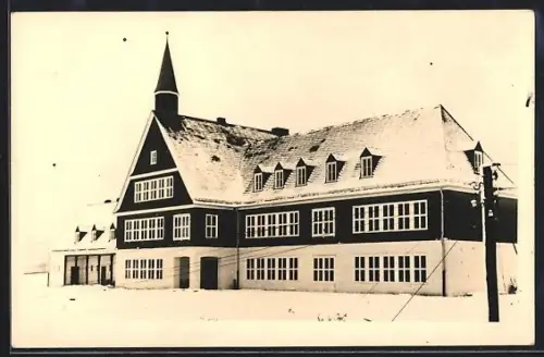 Foto-AK Deuz /Netphen, Neubau der Hauptschule im Winter 1952