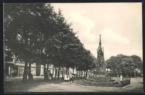 AK Walsrode, Strassenpartie mit Geschäft und Denkmal