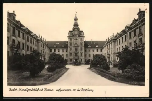 AK Zerbst, Ehemaliges Schloss mit Museum vor der Zerstörung