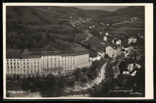 AK St. Joachimstal, Strassenpartie mit Palast-Hotel