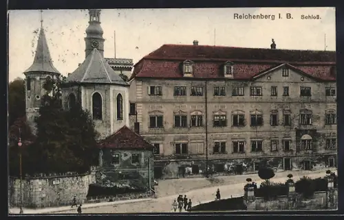 AK Reichenberg i. B., Schloss mit Strassenpartie