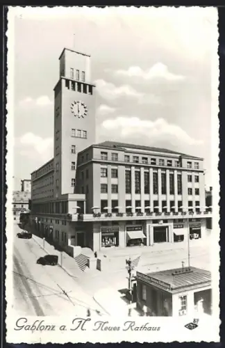 AK Gablonz a. N., Neues Rathaus mit Geschäft Julius Meinl