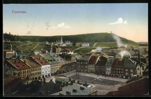 AK Trautenau, Panorama mit Denkmal