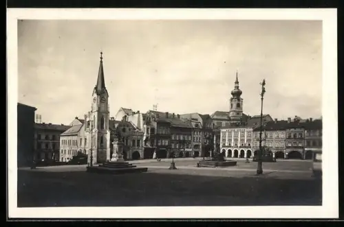 AK Trautenau, Strassenpartie mit Rathaus
