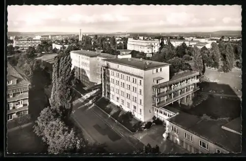 AK Giessen, Albert-Jesionek-Krankenhaus mit Strassenpartie, Im Hintergrund Heilstätte Seltersberg