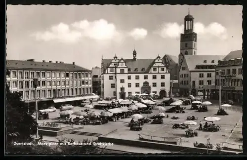 AK Darmstadt, Marktplatz mit Geschäften, Rathaus und Stadtkirche