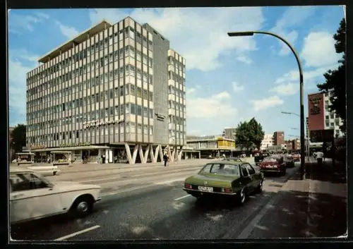AK Hamburg-Bergedorf, Bergedorfer Strasse mit Gebäude der Duna Versicherungen