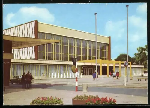 AK Cottbus, auf dem Vorplatz zur Stadthalle