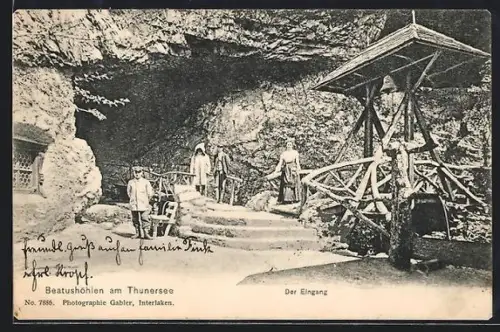 AK Beatenberg, Beatushöhlen am Thunersee, Wächter und Besucherinnen am Eingang