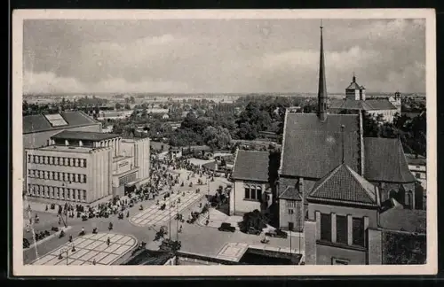 AK Pardubice, Strassenpartie im Zentrum mit Kirche