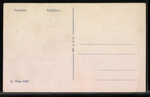 AK Pardubice, Strassenpartie im Zentrum mit Kirche