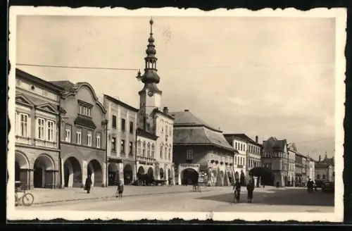 AK Zwittau,  Platz mit Turmgebäude, Arkaden