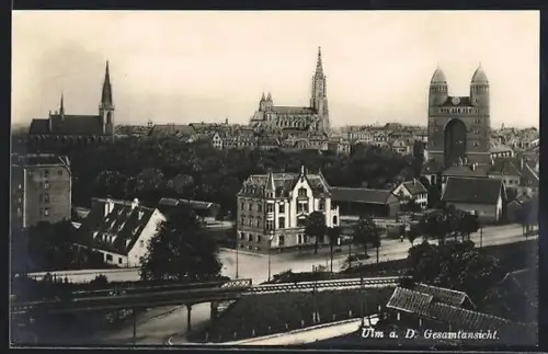 AK Ulm / Donau, Partie im Ort mit Kirchen