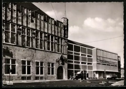 AK Köln, Gürzenich, Frontansicht mit geparkten Autos