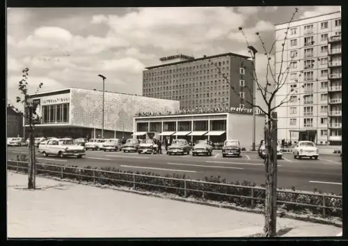 AK Berlin, Karl-Marx-Allee mit Hotel Berolina