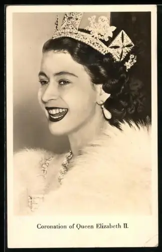 AK Queen Elizabeth II. von England bei ihrer Krönung