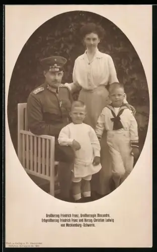 AK Grossherzog Friedrich Franz und Grossherzogin Alexandra von Mecklenburg mit Söhnen