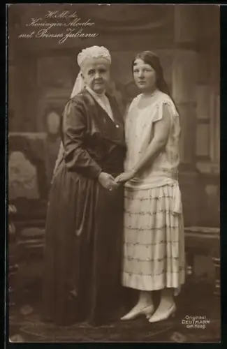 AK De Koningin Moeder met Prinses Juliana