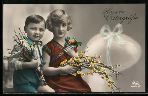 Foto-AK Amag Nr. 64510/6: Mädchen und Junge mit Zweigen und Weidenkätzchen
