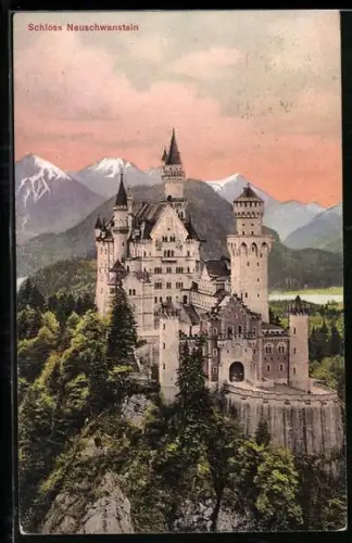 AK Blick auf das Schloss Neuschwanstein mit Bergen