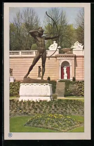 AK Sanssouci, Der Bogenspanner in der Parkanlage