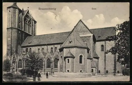 AK Braunschweig, Passanten am Dom