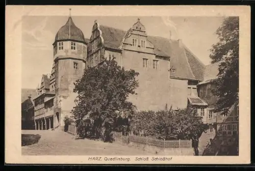AK Quedlinburg /Harz, Schloss mit Schlosshof und Grünanlagen
