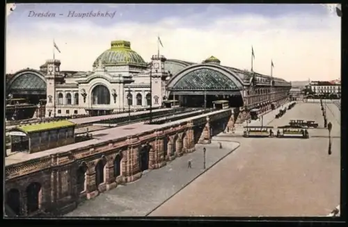 AK Dresden, Hauptbahnhof und Strassenbahnen