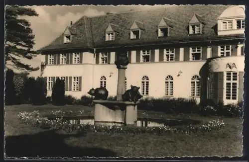 AK Graal-Müritz, Sanatorium Richard Assmann mit Bärenfiguren