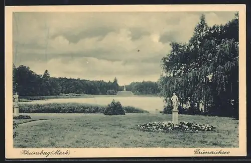 AK Rheinsberg /Mark, Grienericksee, Partie mit Statuen