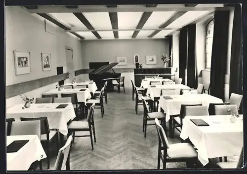 AK Berlin-Pankow, Ratskeller-Tagescafé Innenraum mit Flügel