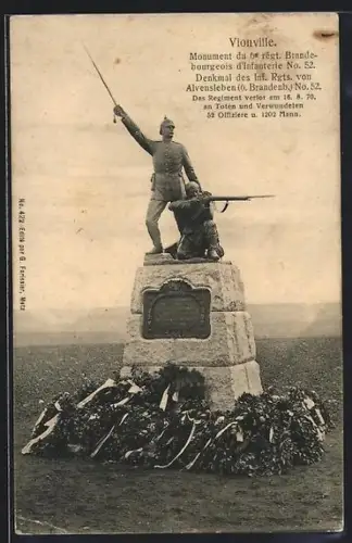 AK Vionville, Monument du 6e rég. Brandebourgeois d`infanterie No. 52 avec couronnes de fleurs