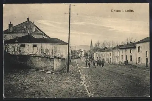 AK Delme i. Lothr., Rue principale avec habitants et vue sur l`église