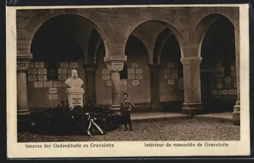 AK Gravelotte, Intérieur du mausolée de Gravelotte avec buste et inscriptions commémoratives