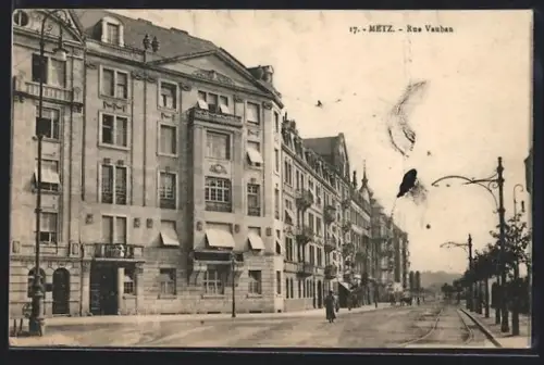 AK Metz, Rue Vauban avec immeubles élégants et lampadaires