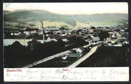 AK Guebwiller, Vue générale du village avec collines en arrière-plan