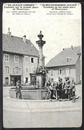 AK Massevaux, Fontaine sur la grande place avec soldats américains en Alsace libérée