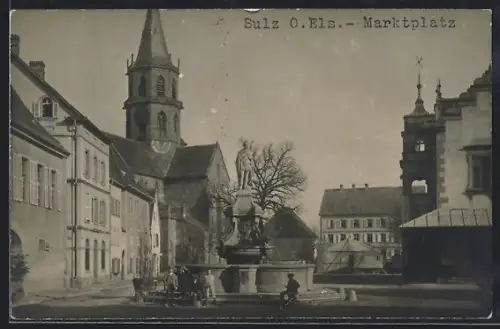 Foto-AK Sulz /O. Els., Marktplatz mit Brunnen 1917