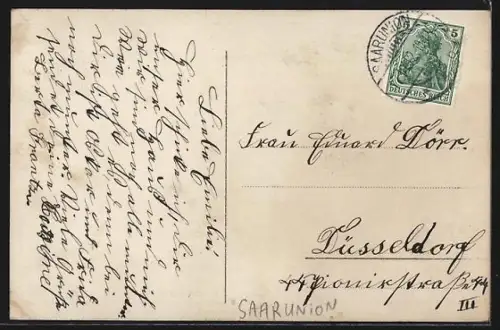 AK Saarunion, Famille devant une maison