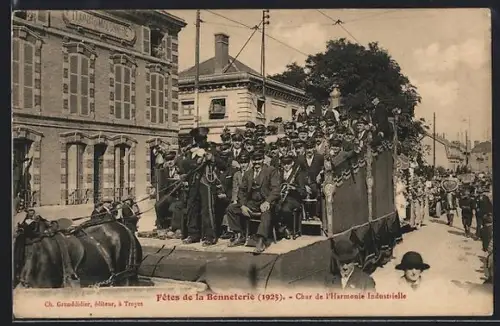 AK Troyes, Fêtes de la Bonneterie 1925, Char de l`Harmonie Industrielle