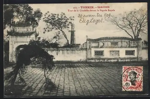 AK Nam-Dinh, Tour de la Citadelle devant la Pagoda Royal