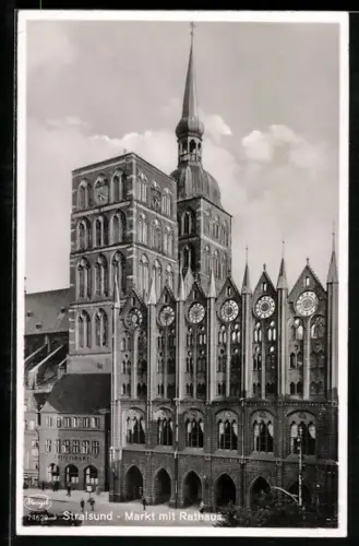 AK Stralsund, Markt mit Rathaus