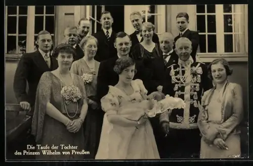 AK Die Taufe der Tochter des Prinzen Wilhelm von Preussen, Kronprinz Wilhelm in Husaren-Uniform