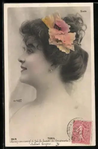 Foto-AK Atelier Reutlinger, Paris, Schauspielerin Taxil mit Blüten im Haar