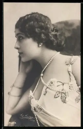 AK Opernsängerin Cavalieri trägt Perlenschmuck